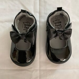 Stride Rite Black Kids Shoes with Glittery Bow